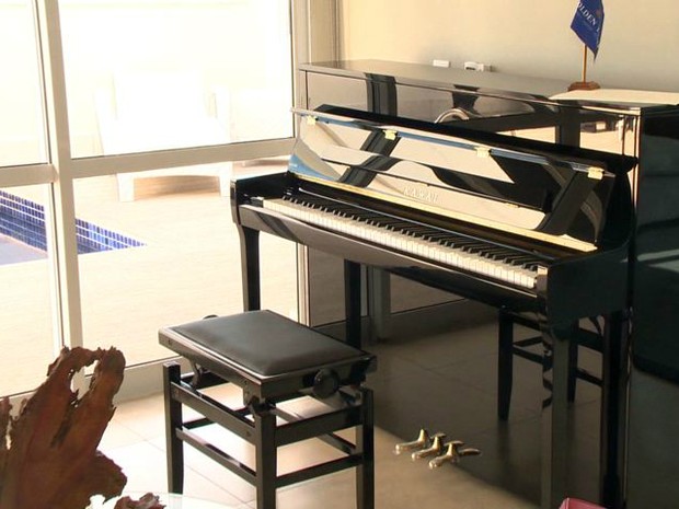 Piano foi colocado no quarto a pedido de Paul (Foto: Reprodução/ TV Gazeta)