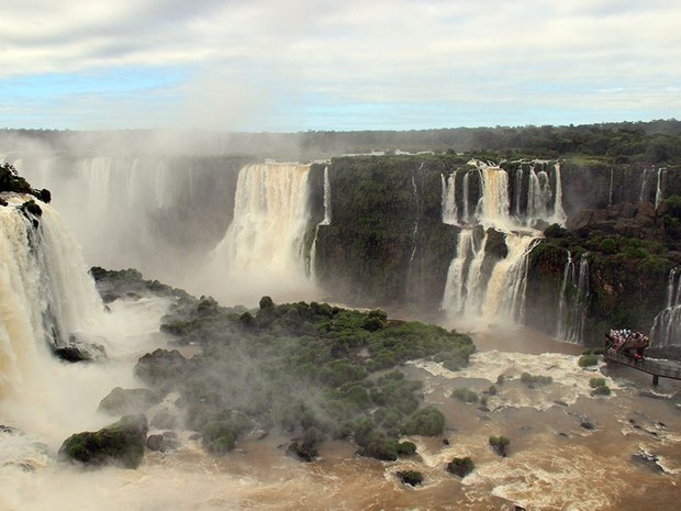 Principal atrativo turístico da região, o Parque Nacional do Iguaçu reúne uma série de passeios que convidam para um contato maior com a natureza (Foto: Cataratas do Iguaçu S.A. / Divulgação)