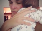 Cristiana Oliveira posta foto com o netinho no colo: 'Amor incondicional!'