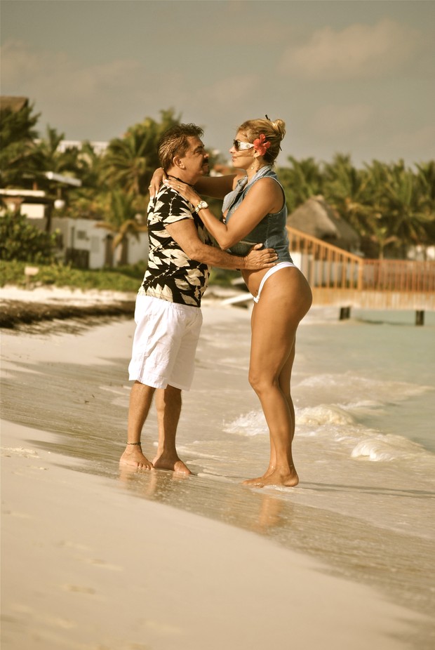 Ângela Bismarchi curte lua-de-mel com o marido em Cancun (Foto: Divulgação)