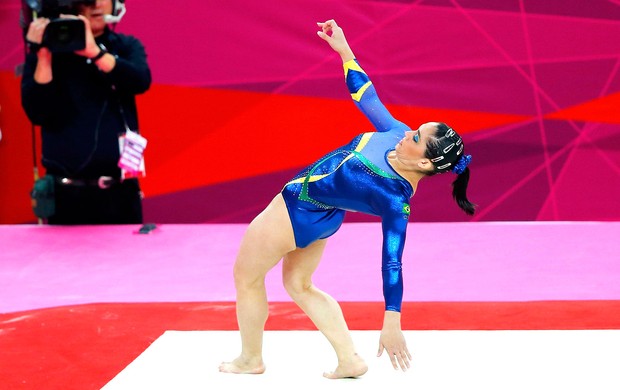 Daniele Hypolito na prova de ginástica em Londres (Foto: Reuters)