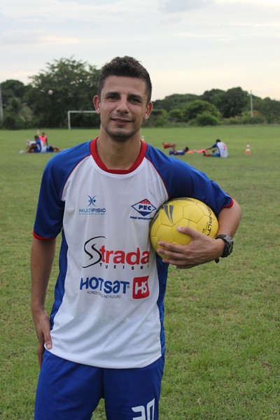 Leto, meia do Enxuga Rato (Foto: Ramiro Pena/GloboEsporte.com)