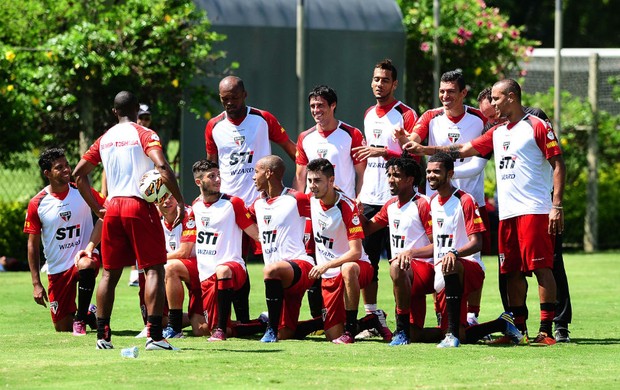 São Paulo treino (Foto: Marcos Ribolli / Globoesporte.com)