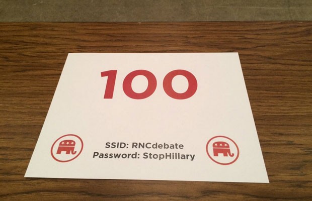 Senha do Wi-Fi durante debate de candidatos à presidência dos EUA pelo Partido Republicano era 'StopHillary', em referência Hillary Clinton, principal candidata do Partido Democrata. (Foto: Reprodução/Twitter/Shane Goldmacher)