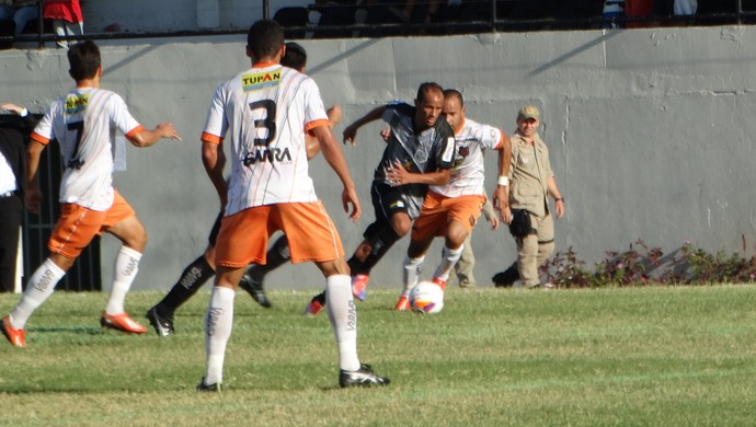 Central x Serra Talhada 01/02/2015 (Foto: André Ráguine / GloboEsporte.com)