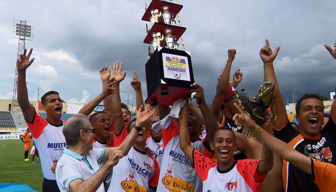 Registanea conquistou o bicampeonato do Campeonato de Futebol Amador de Varginha (MG) (Foto: Reprodução EPTV) Registanea conquistou o bicampeonato do Campeonato de Futebol Amador de Varginha (MG) (Foto: Reprodução EPTV)