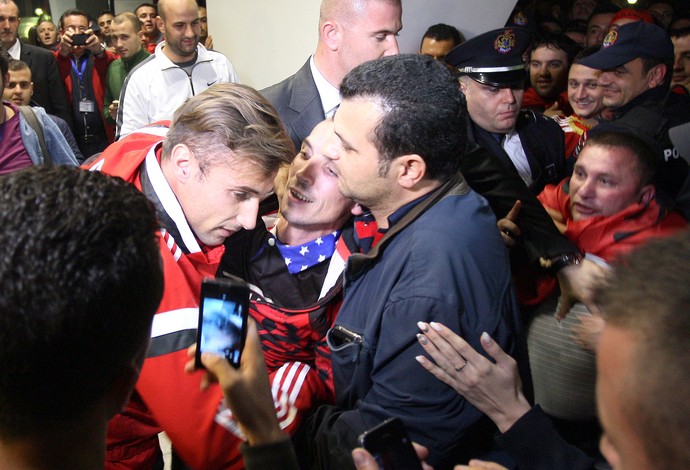 Lorik Cana da Albânia aeroporto (Foto: AFP)