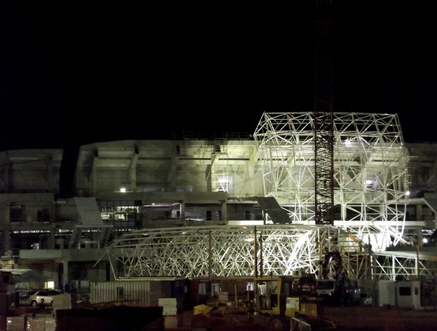 Arena das Dunas - montagem da cobertura metálica (Foto: Jocaff Souza)