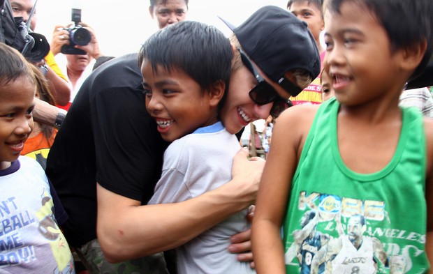 Justin Bieber nas Filipinas (Foto: STR/AFP)