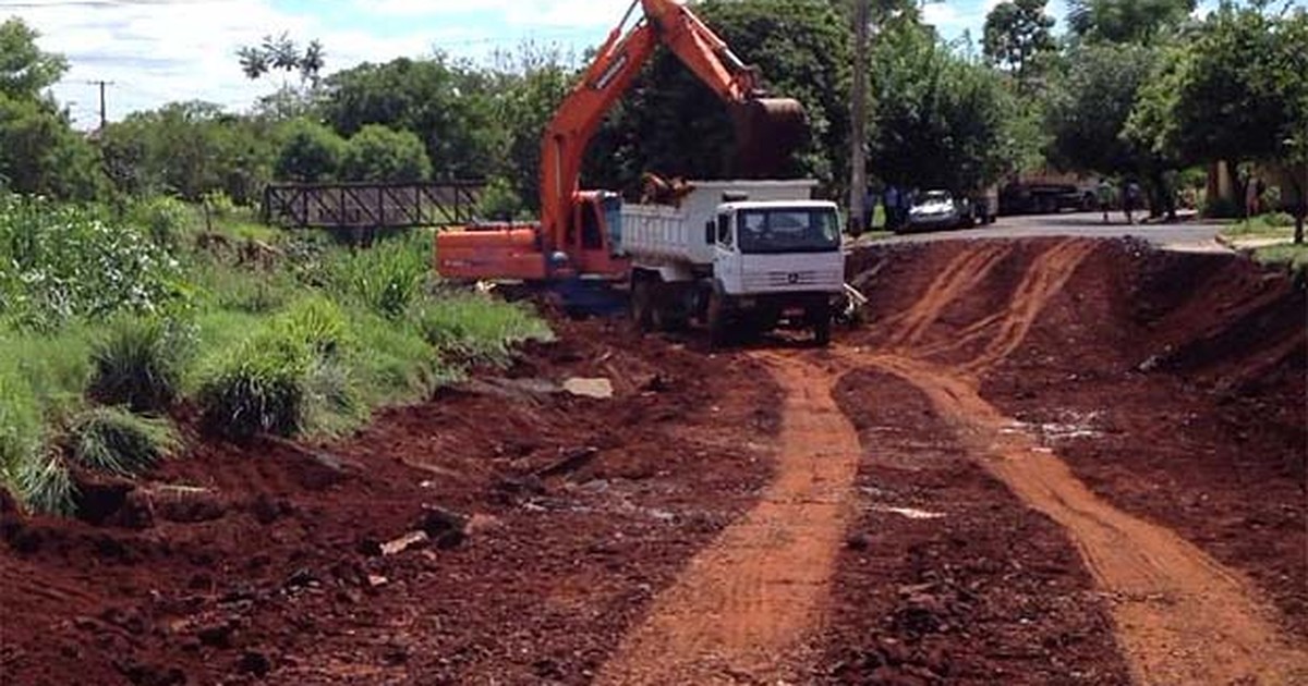 G Empresa Inicia Obras Em Cratera Que Interditou Rua De Ribeir O