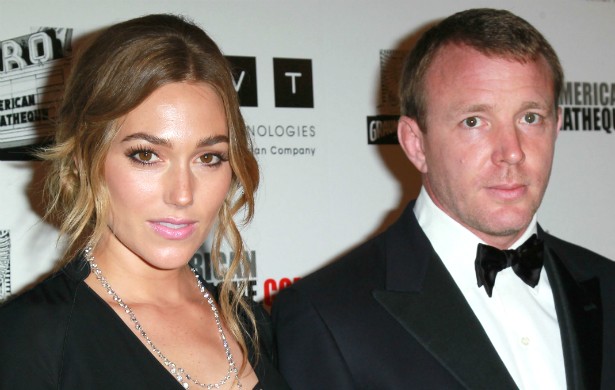 Guy Ritchie e Jacqui Ainsley. (Foto: Getty Images)