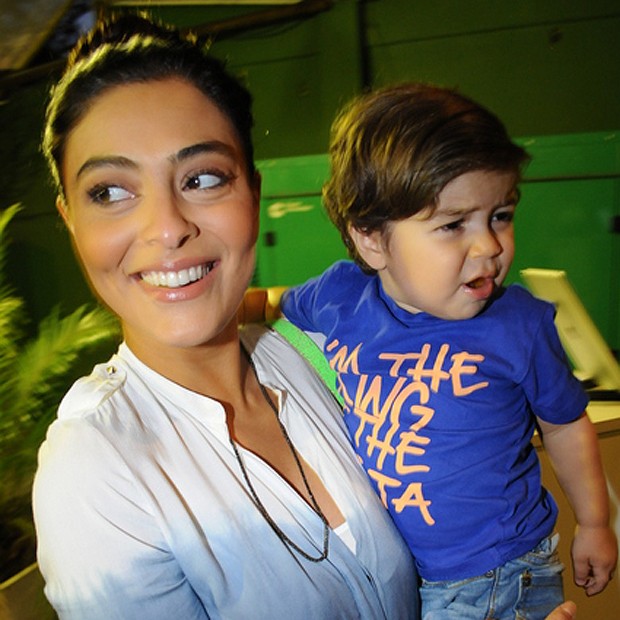 Juliana Paes com o filho, Pedro (Foto: Marcelo Fernandes/Revista QUEM)