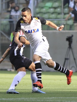 Renato Augusto participa de leilão de camisa utilizada contra o Atlético-MG