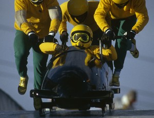 Momentos Marcantes Jogos de Inverno - Jamaica Bobsleigh 1988 (Foto: Getty Images)