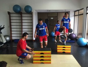 Bahia treino físico em academia (Foto: Divulgação / E.C. Bahia)