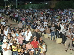 Multidão acompanhou missa de 7º Dia de Carlos Augusto (Foto: Reprodução/TV Grande Rio)