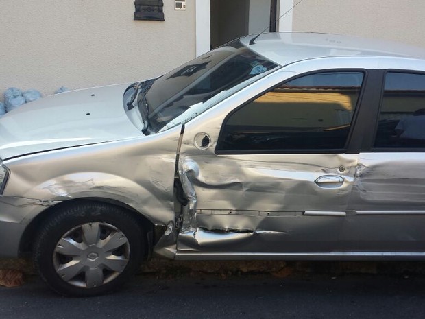 Carro de vizinho de Naldo também é atingido pelo acidente no condomínio (Foto: Reprodução) Carro de vizinho de Naldo também é atingido pelo acidente no condomínio (Foto: Reprodução)