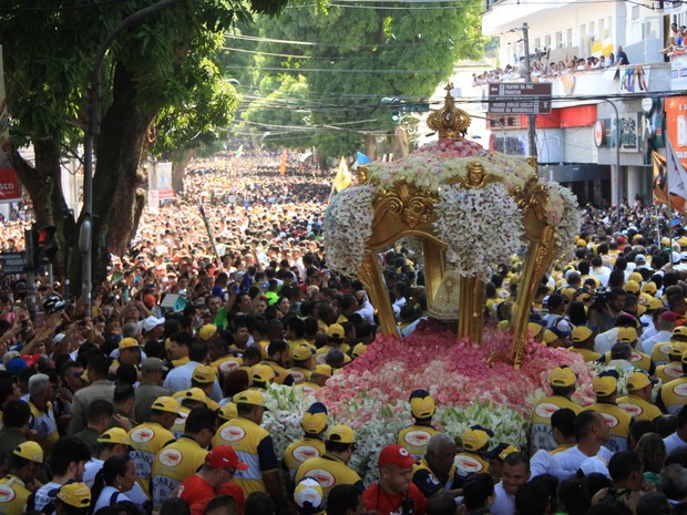 Momento emblem&aacute;tico da romaria de domingo, o C&iacute;rio de Nazar&eacute;, &eacute; a curva da avenida Presidente Vargas em dire&ccedil;&atilde;o &agrave; avenida Nazar&eacute; (Foto: Alexandre Nascimento/ G1)