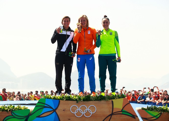 Poliana Okimoto Maratona aquática olimpíadas pódio (Foto: Agência Getty Images) Poliana Okimoto Maratona aquática olimpíadas pódio (Foto: Agência Getty Images)