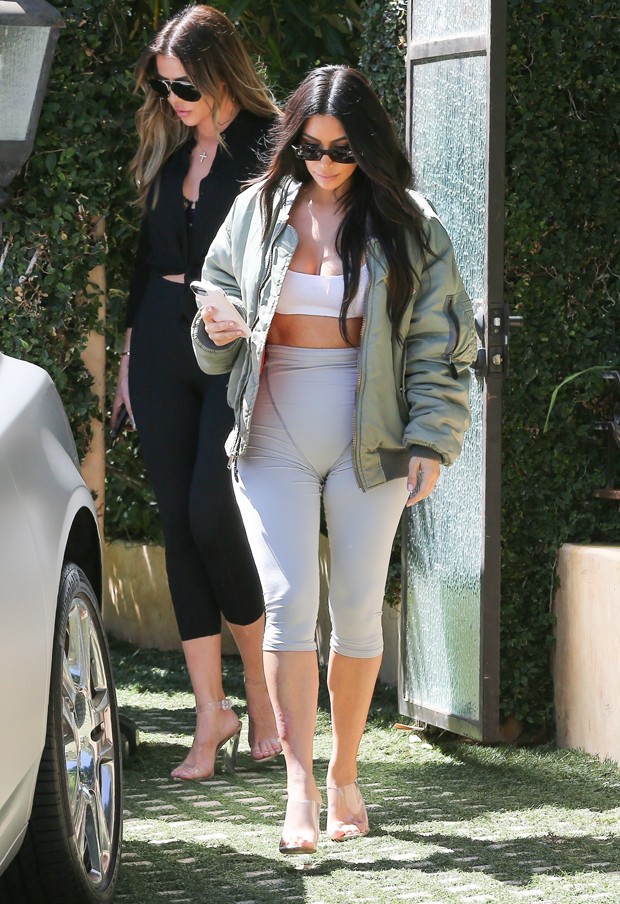 Khloé Kardashian e Kim Kardashian (Foto: AKM-GSI)