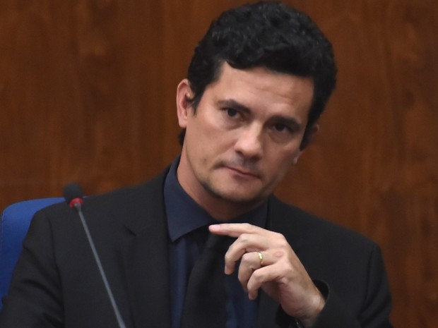 O juiz federal Sérgio Moro fala sobre operações anti-corrupção 'Lava Jato' e a italiana 'Mani Pulite' (mãos limpas) durante uma palestra em São Paulo (Foto: Nelson Almeida/AFP)