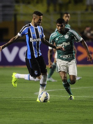 Caçador de camisas 10, Thiago Santos curte função 