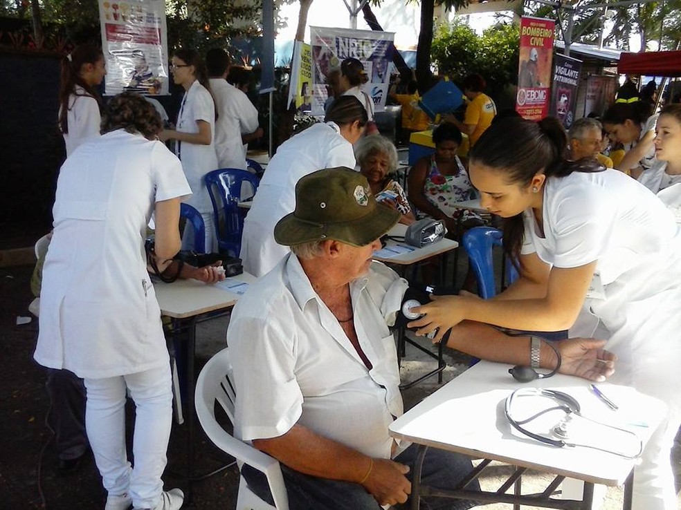 Aferição de pressão está entre os serviços oferecisod no evento (Foto: TV Integração/Divulgação)