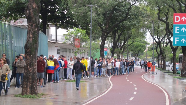 Torcedores Flamengo fila Maracanã (Foto: Thiago Benevenutte) Torcedores Flamengo fila Maracanã (Foto: Thiago Benevenutte)