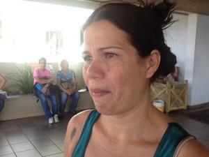 Katiuscia diz que filha foi levada em estado grave para a Santa Casa. (Foto: Nadyenka Castro) Katiuscia diz que filha foi levada em estado grave para a Santa Casa. (Foto: Nadyenka Castro)