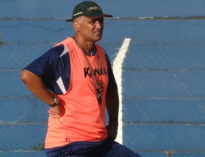 Oliveira Canindé, técnico do CSA (Foto: Caio Lorena / Globoesporte.com)