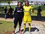 ‘Sósia’ de Cássio visita Corinthians e conhece ídolo: ‘Ele só deu risada’