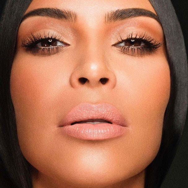 607px x 607px - Kim Kardashian assina kit de batons para Kylie Cosmetics - Revista Glamour  | Beleza
