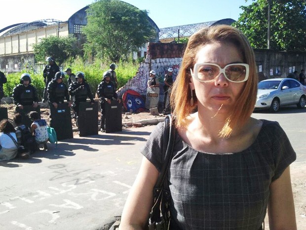 Advogada Liana Cirne Lins critica violência policial na reintegração de posse (Foto: Katherine Coutinho/G1 PE)