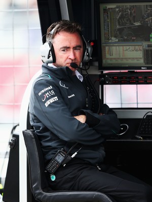Paddy Lowe no pitwall da Mercedes (Foto: Getty Images)