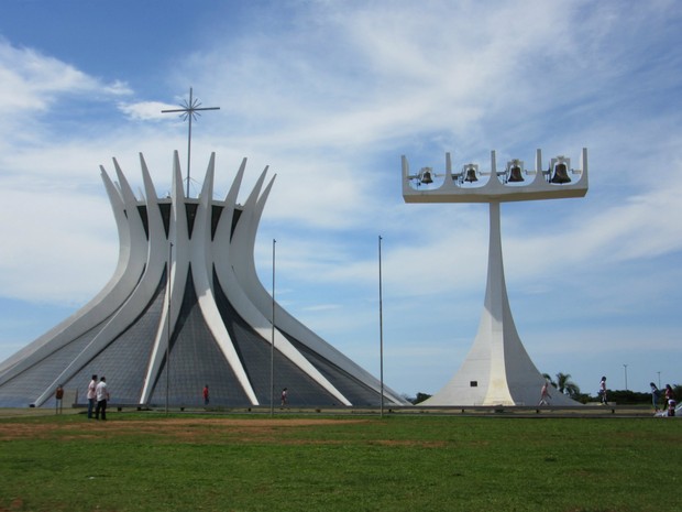 Catedral Metropolitana de Brasília e Campanário (Foto: Jéssica Simabuku/G1)