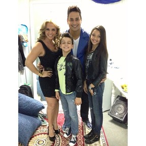 Carla Perez e Xanddy com os filhos Camilly Victória e Victor Alexandre (Foto: Instagram/ Reprodução)