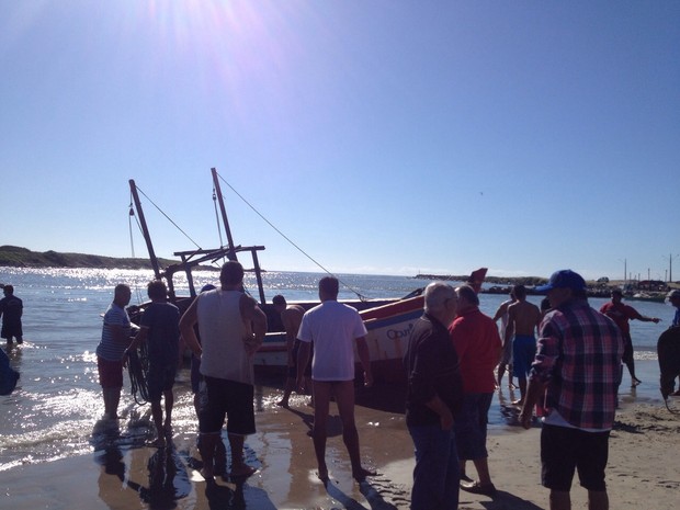 G Pescadores Ficam Deriva Ap S Barcos Naufragarem No Litoral Norte