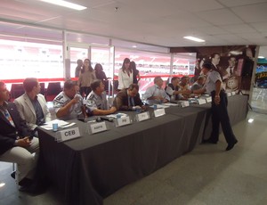 coletiva operação Mané Garrincha (Foto: Fabrício Marques)