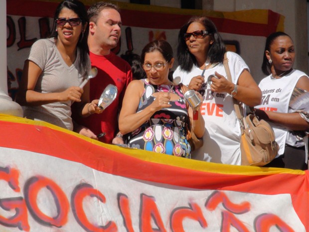 Servidores da UFBA ocupam reitoria e realizam protesto em Salvador (Foto: Gabriel Gonçalves/G1)