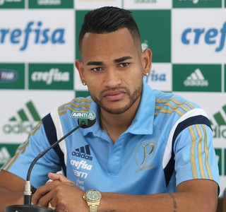 Com futuro incerto, Jackson manifesta desejo de continuar no Palmeiras