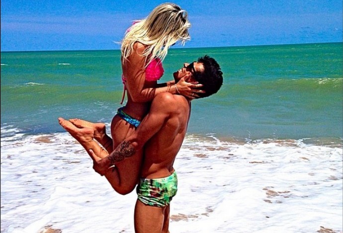 Luana Pinheiro na praia judô - férias (Foto: Reprodução/Instagram)