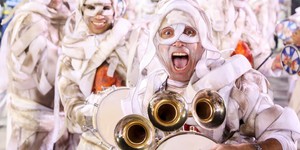 AO VIVO: Império
leva a cura para último desfile em SP (Raul Zito/G1)