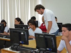 Os ursos de eletricista industrial e padeiro são gratuitos (Foto: Magda Oliveira/G1)