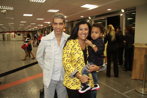 Regina Casé com o marido, Estevão Ciavatta, e o filho, Roque (Foto: Roberto Valverde/PhotoRioNews) Regina Casé com o marido, Estevão Ciavatta, e o filho, Roque (Foto: Roberto Valverde/PhotoRioNews)