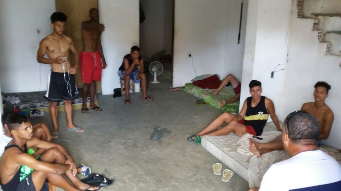 Maruinense em condições precárias (Foto: Divulgação/Sinapese)
