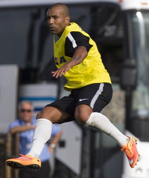 Sheik crê em paz com torcida na volta ao Timão: 