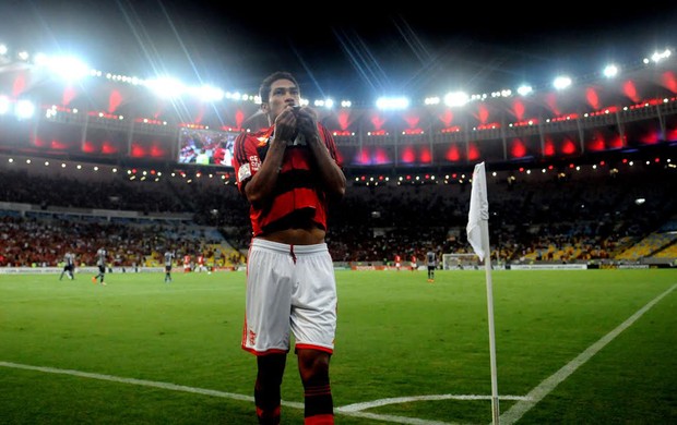 Hernane, Flamengo x Emelec (Foto: André Durão)