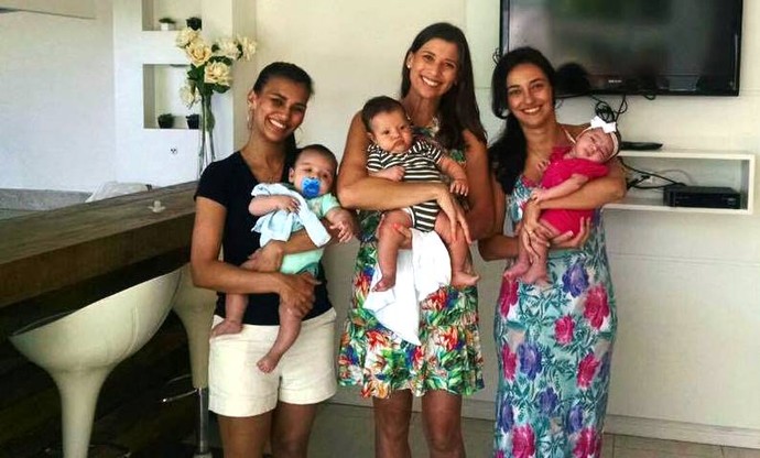 Camille Reis conversou com mamães de primeira viagem  (Foto: RBS TV/Divulgação)
