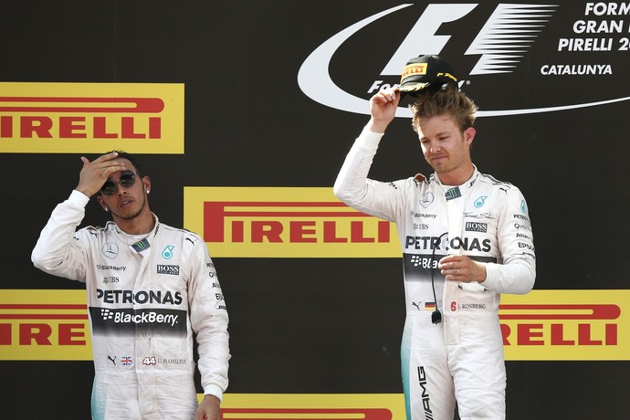 Hamilton e Rosberg no pódio do GP da Espanha (Foto: Reuters)