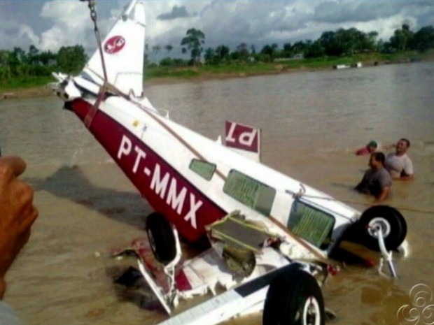 Avião envolvido em acidente em Envira (Foto: Reprodução/TV Amazonas)